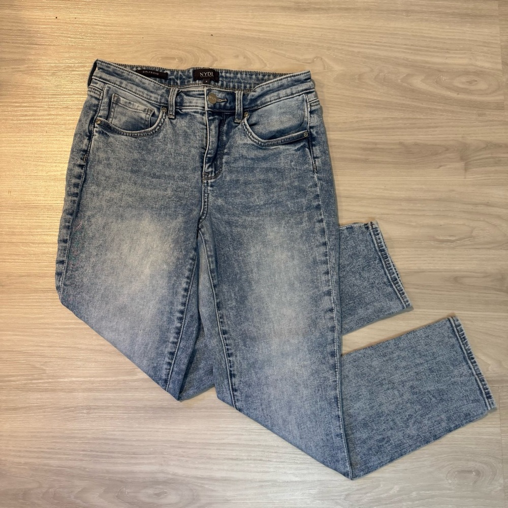 NYDJ Margot Girlfriend jeans straight leg size 4 light wash blue denim - Picture 8 of 13